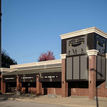 Wyndham Moline On John Deere Commons Hotel Екстериор снимка