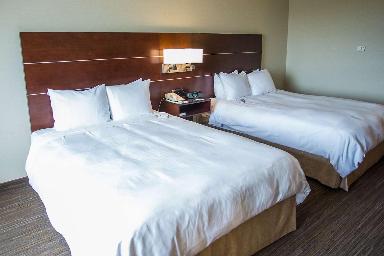 Wyndham Moline On John Deere Commons Hotel Екстериор снимка