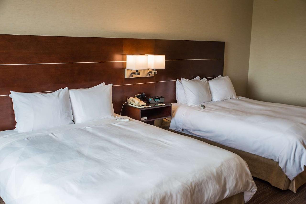 Wyndham Moline On John Deere Commons Hotel Екстериор снимка