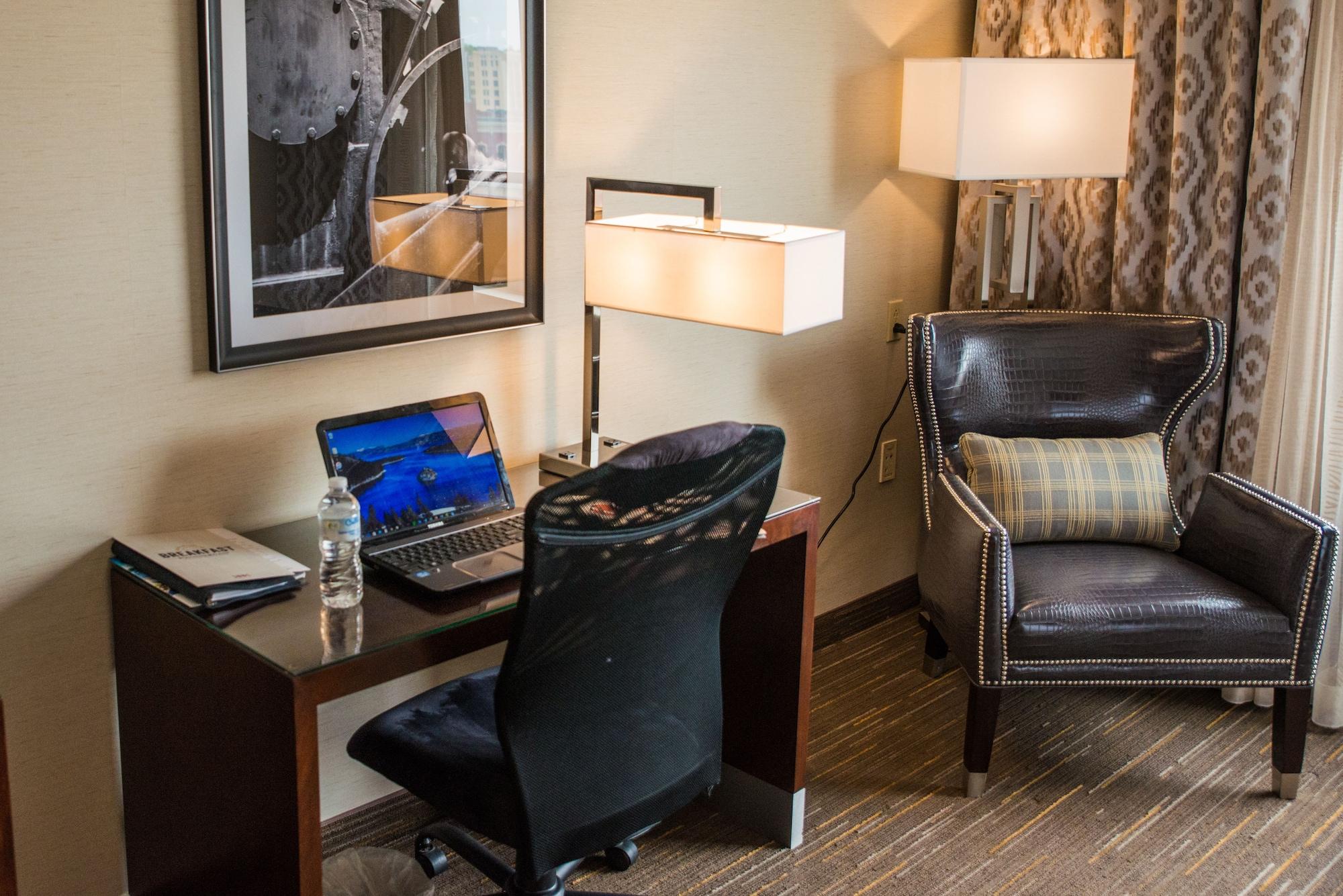 Wyndham Moline On John Deere Commons Hotel Екстериор снимка