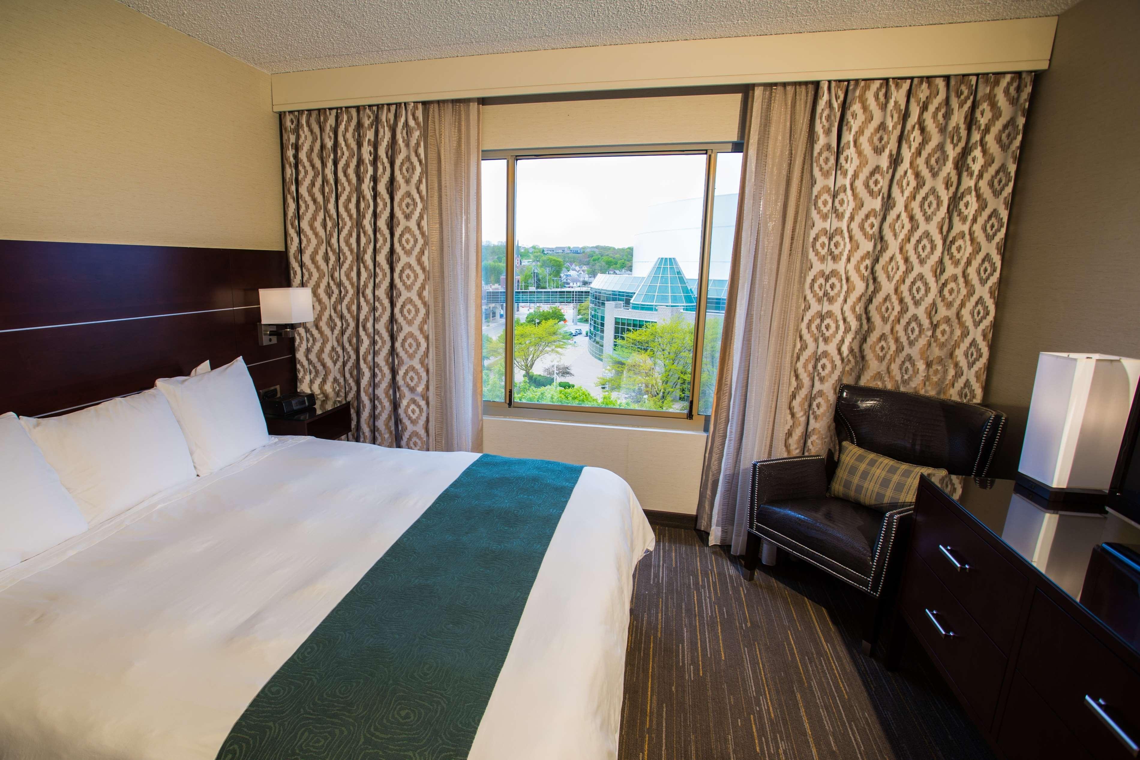 Wyndham Moline On John Deere Commons Hotel Екстериор снимка