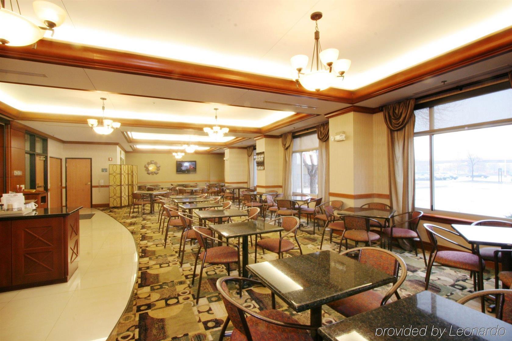 Wyndham Moline On John Deere Commons Hotel Екстериор снимка