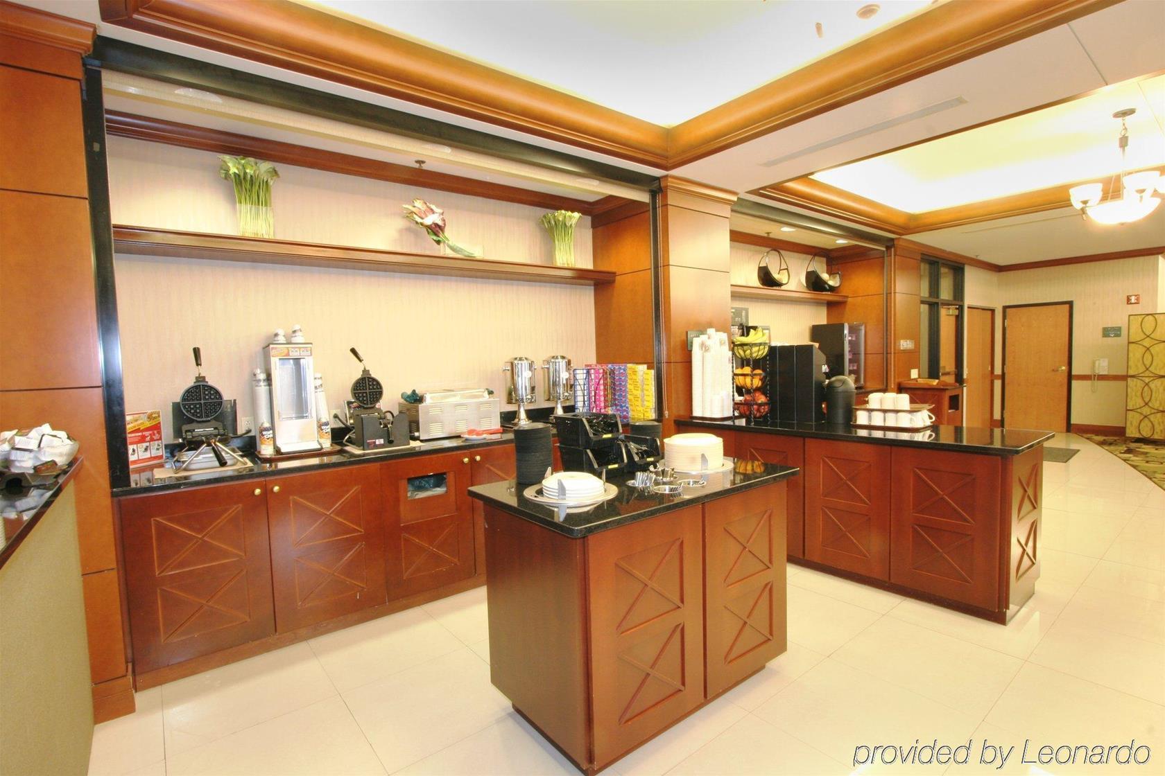Wyndham Moline On John Deere Commons Hotel Екстериор снимка