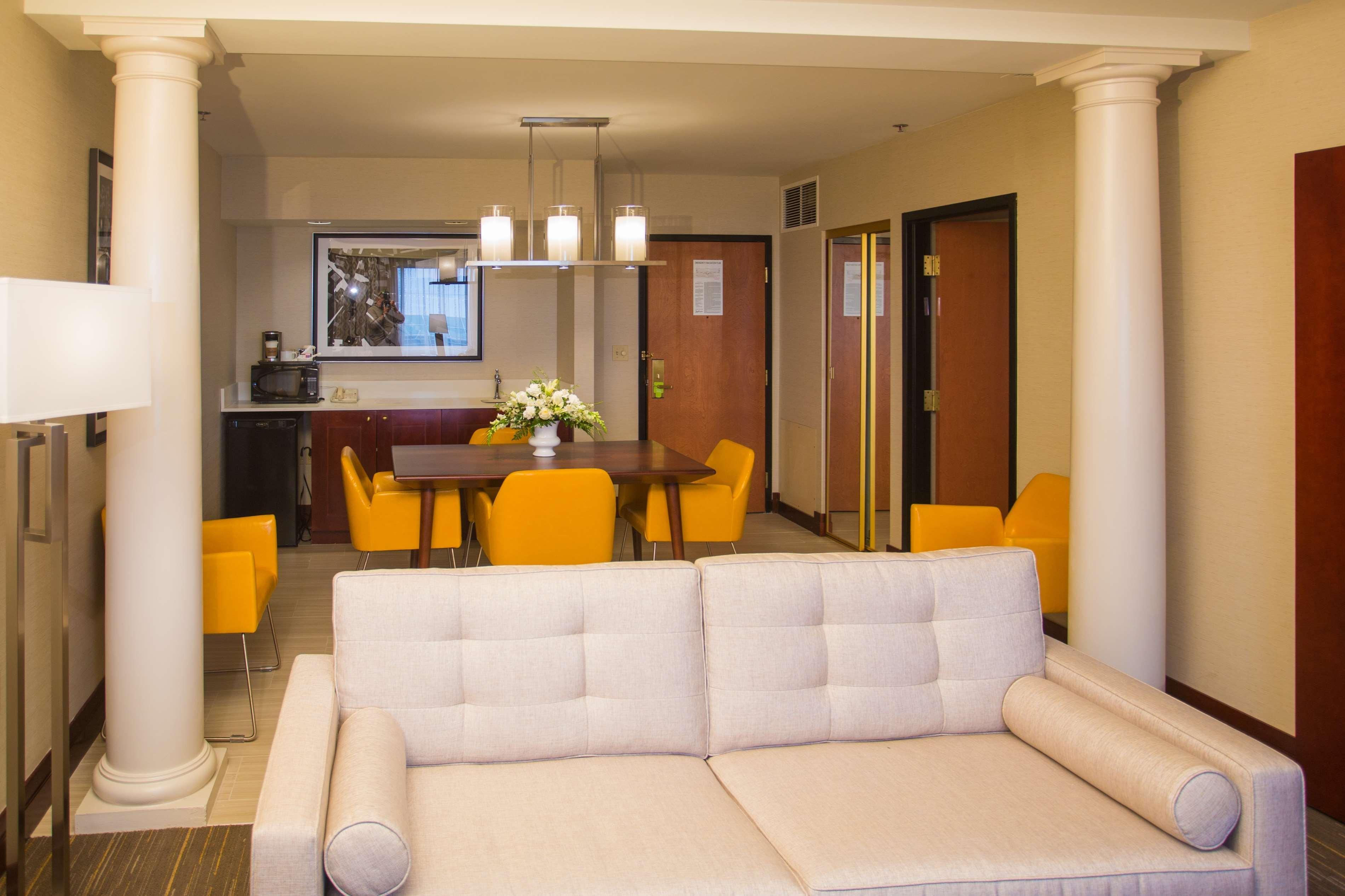 Wyndham Moline On John Deere Commons Hotel Екстериор снимка