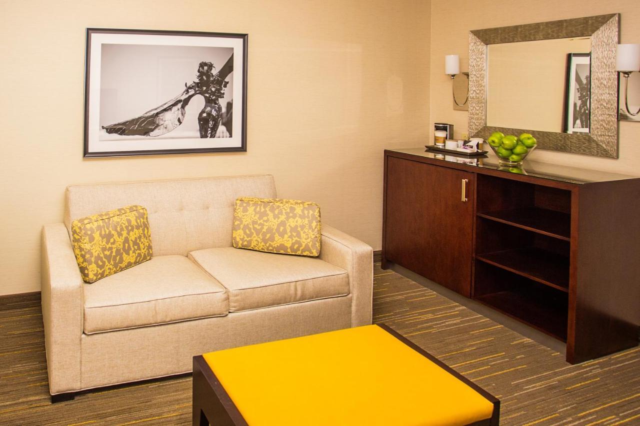 Wyndham Moline On John Deere Commons Hotel Екстериор снимка