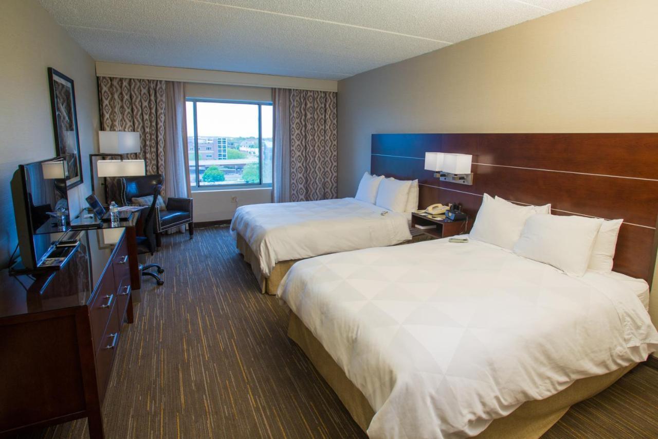 Wyndham Moline On John Deere Commons Hotel Екстериор снимка