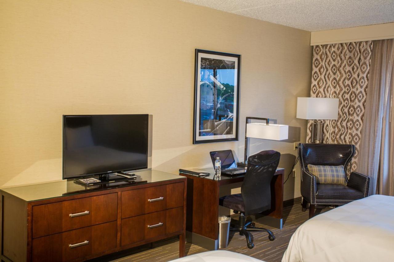 Wyndham Moline On John Deere Commons Hotel Екстериор снимка