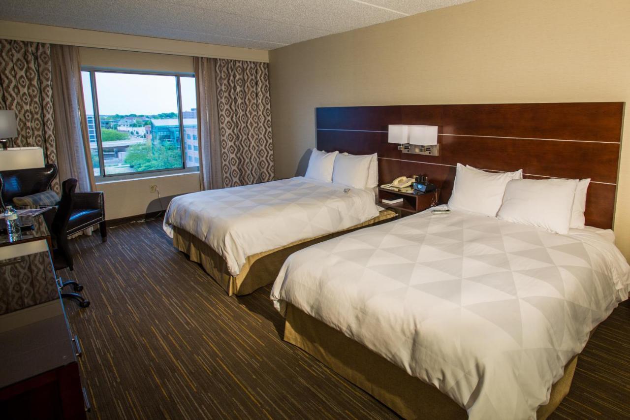 Wyndham Moline On John Deere Commons Hotel Екстериор снимка
